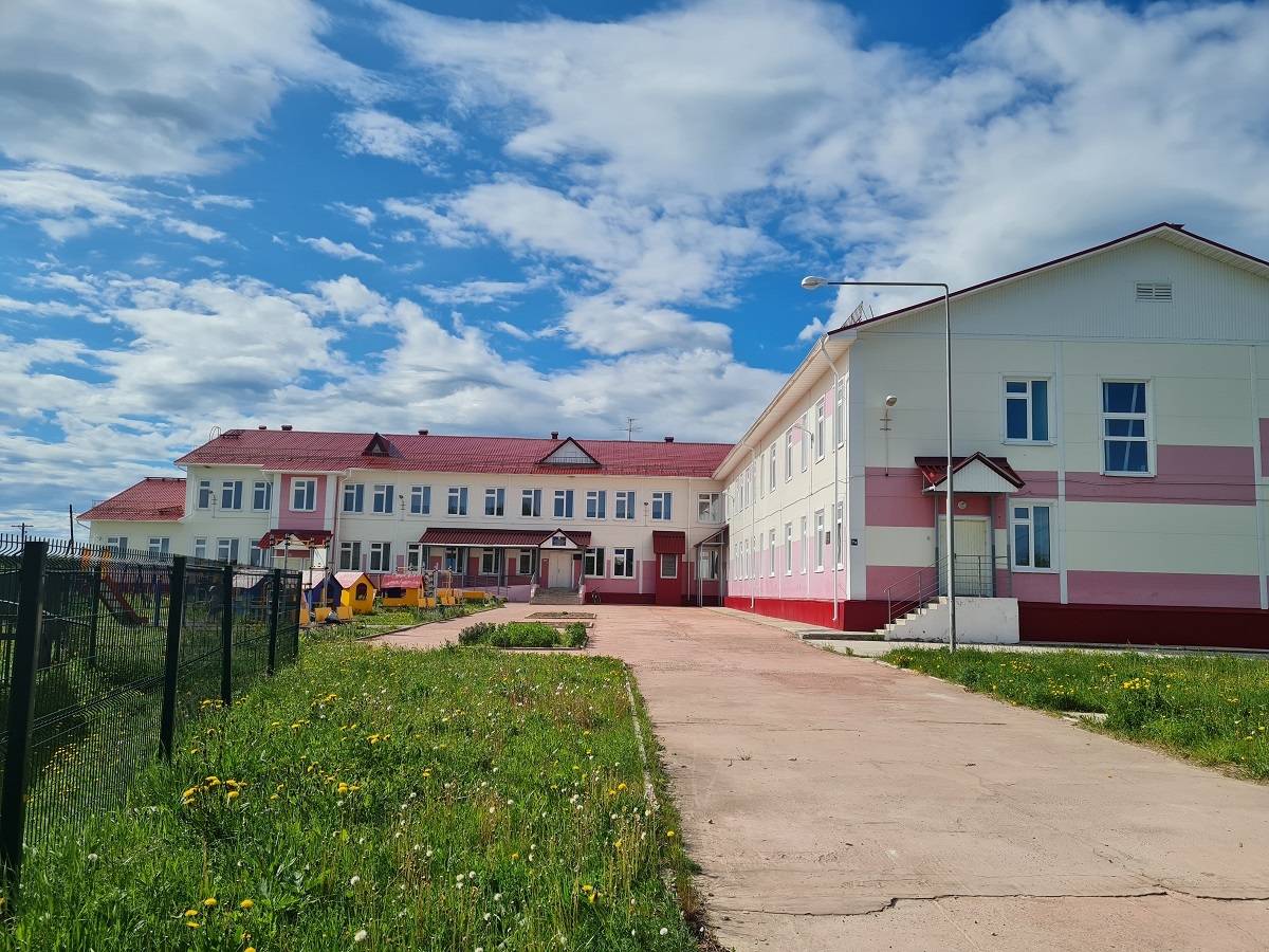 Усть-Немская школа